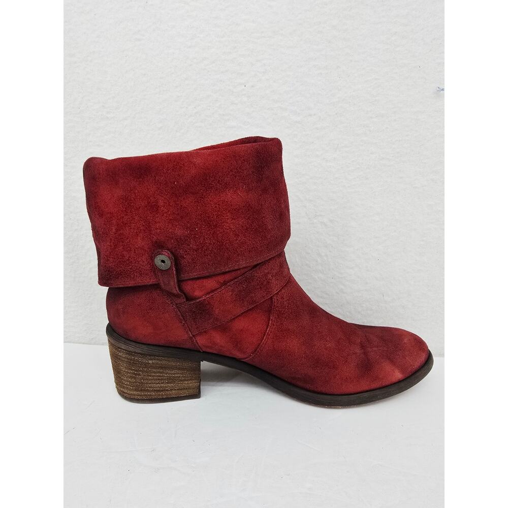 Donald J. Pliner Danee Women's Fold-Over Suede Red Heeled Booties Red 8 - Picture 2 of 8